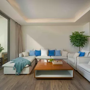Apartment Stunning Across My Khe ! Rooftop Pool & Gym