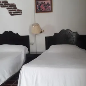 https://hotel-de-cortez-y-larraz.guatemalaantiguahotels.com